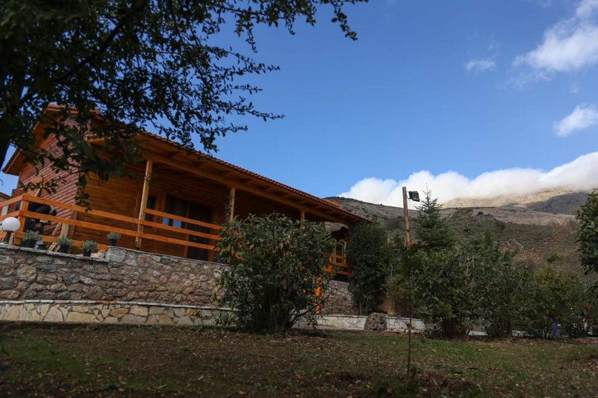 Orias Guesthouse & Farm Калаврита Екстериор снимка