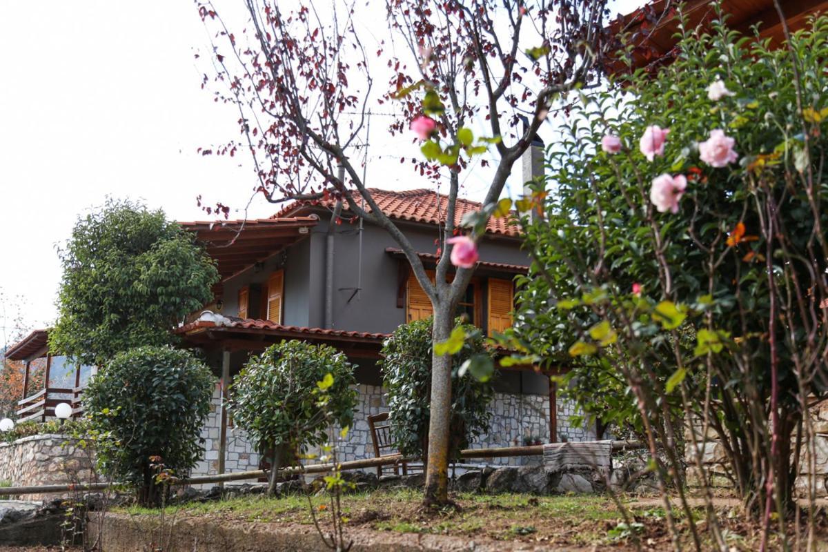 Orias Guesthouse & Farm Калаврита Екстериор снимка