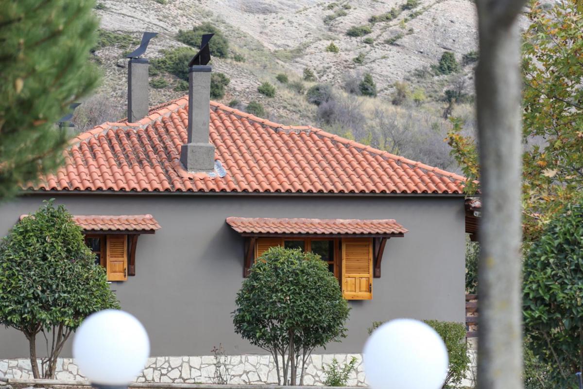 Orias Guesthouse & Farm Калаврита Екстериор снимка
