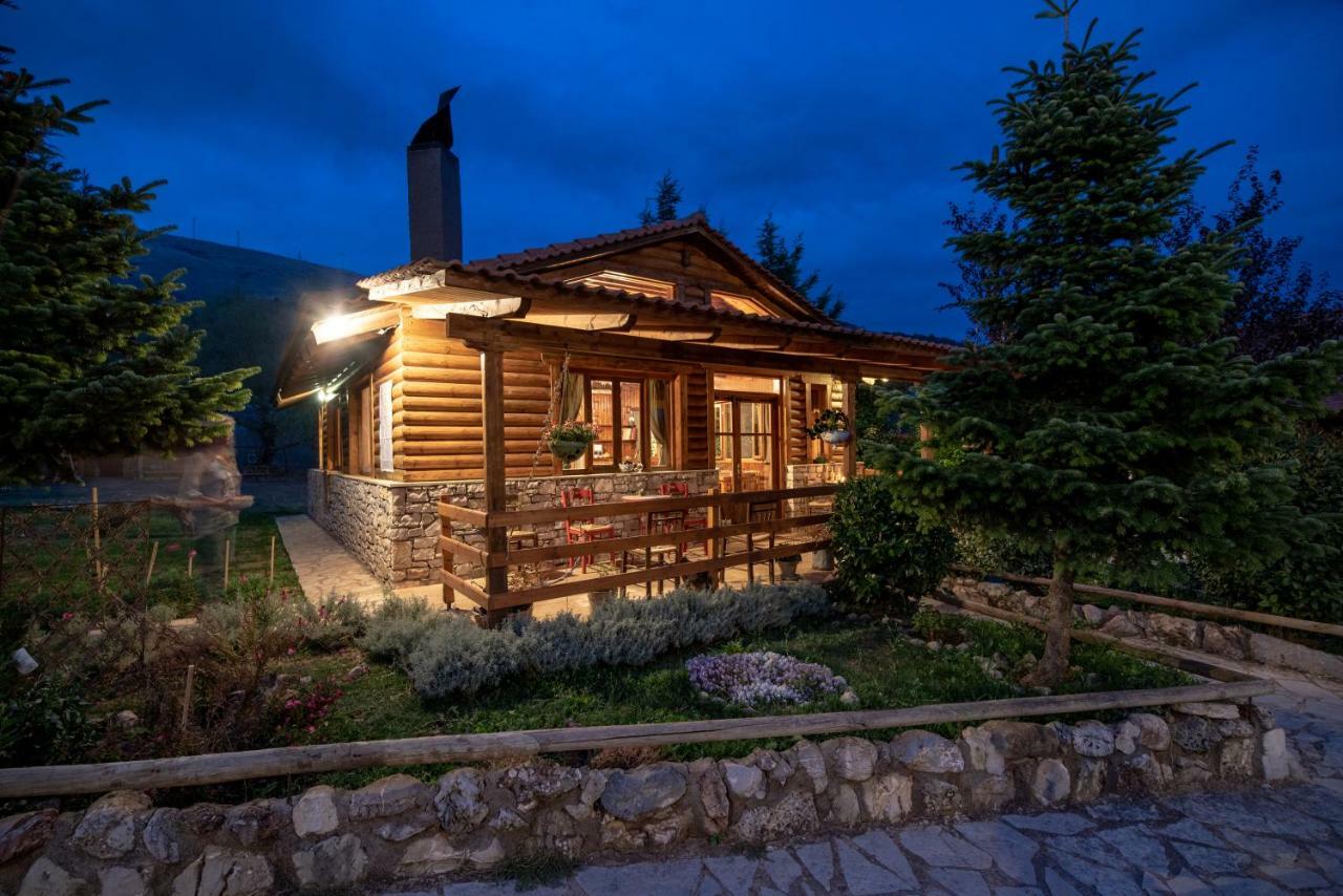 Orias Guesthouse & Farm Калаврита Екстериор снимка