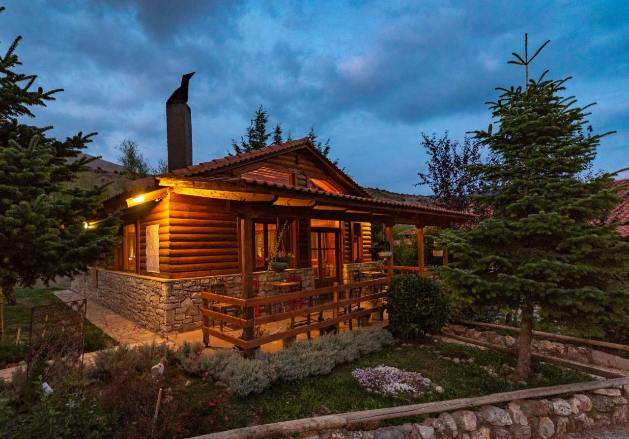 Orias Guesthouse & Farm Калаврита Екстериор снимка